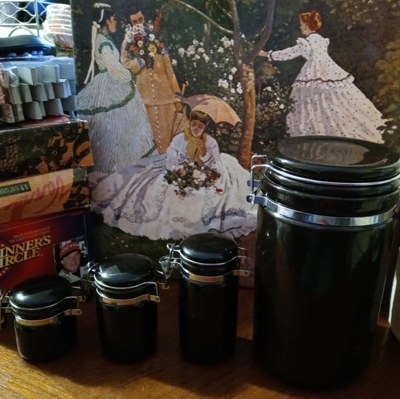 4 Black cannisters 3 by Oggi included 1 Large,Like🆕,A Excellent Gift Set. 🎁 - Picture 2 of 10